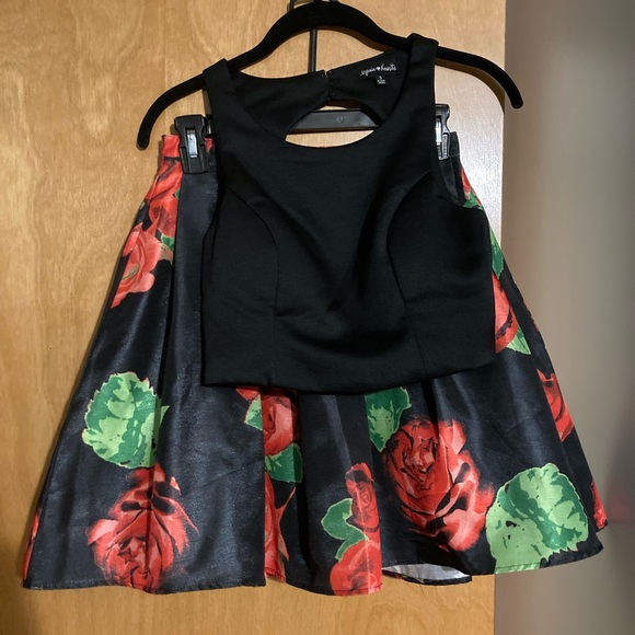 Two Piece Black/Red Floral Formal Dress - Picture 2 of 4